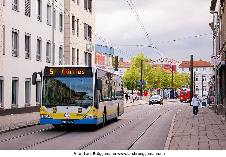 Ein Stadtbus von NVS in Schwerin nahe dem Hauptbahnhof