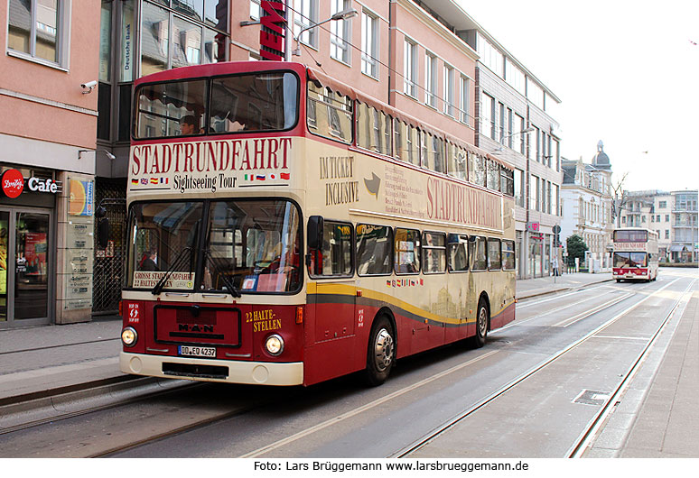 Stadtrundfahrt Bus in Dresden am Schillerplatz