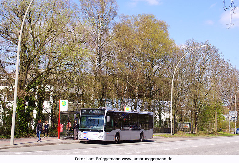 Haltestelle Rugenbarg (Nord) in Hamburg der Buslinien 22 und 39 im HVV
