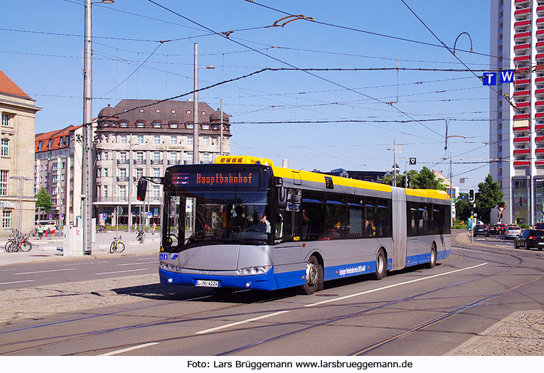 Ein Stadtbus in Leipzig der LVB vor dem Hauptbahnhof