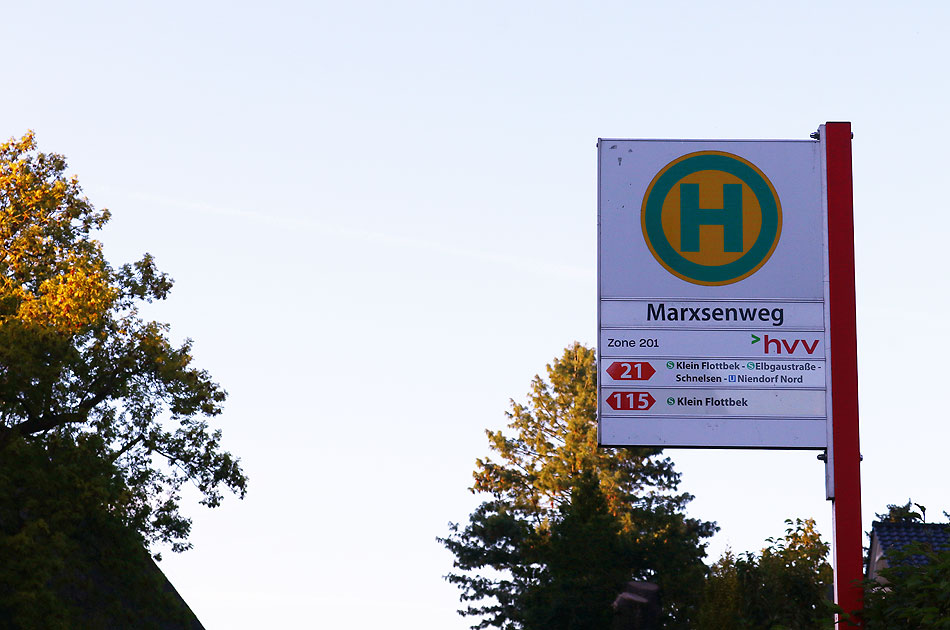 Die Bushaltestelle Marxsenweg in Hamburg