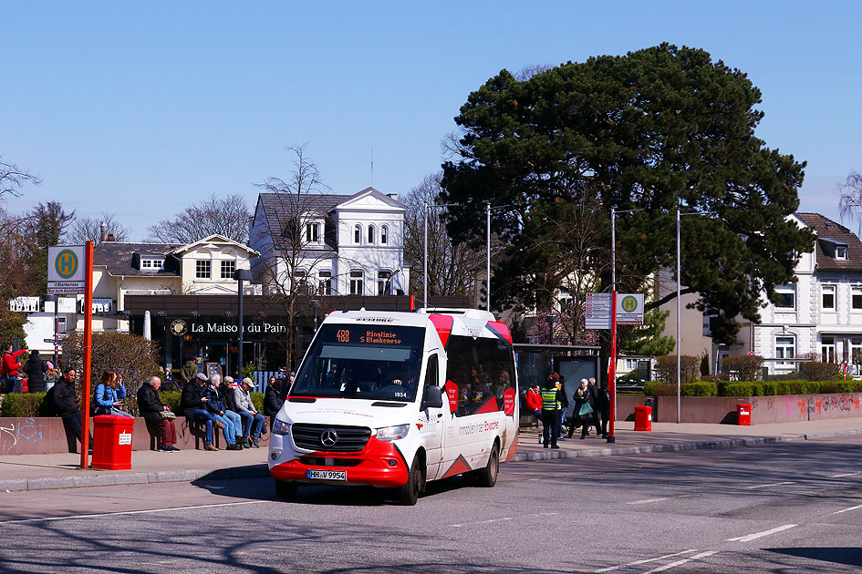 Die Bergziege in Blankenese an der Haltestelle Bahnhof Blankenese