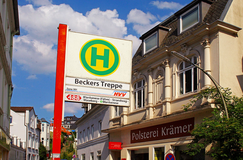 Die Bushaltestelle Beckers Treppe der Bergziege in Hamburg-Blankenese