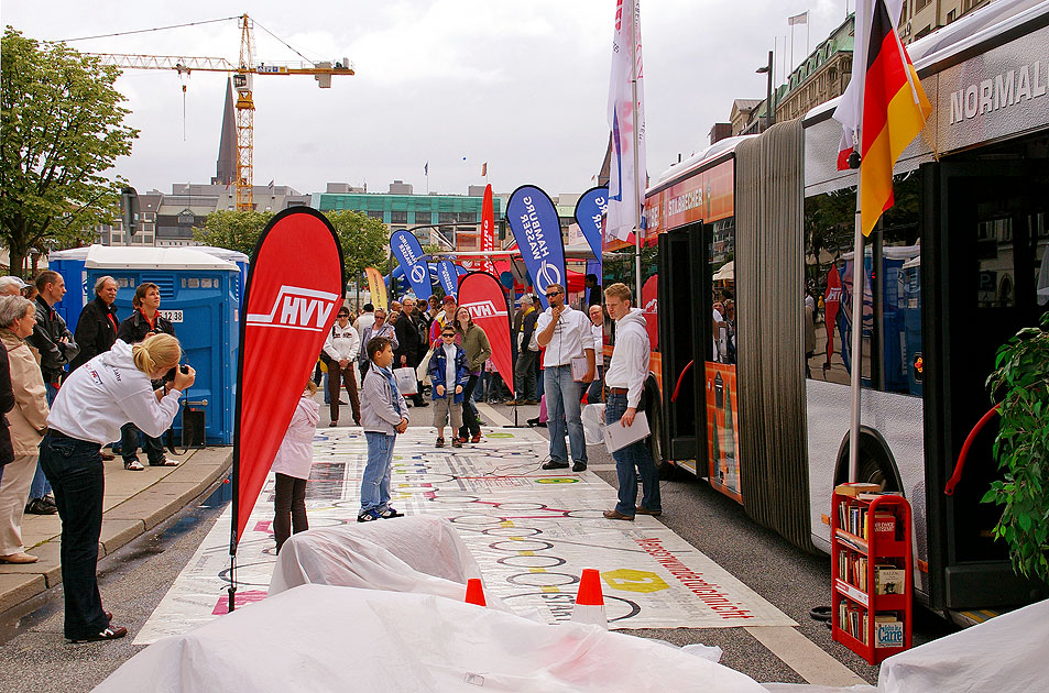 Der autofreie Sonntag auf dem Jungfernstieg in Hamburg