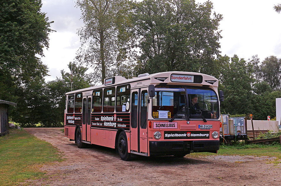 Der HOV Museumsbus  6416 im Himmelmoor auf einer Sonderfahrt