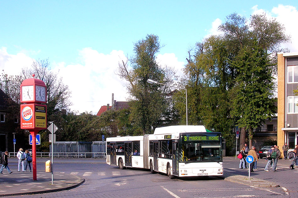 Der SVHi Stadtbus 004 am ZOB in Hildesheim