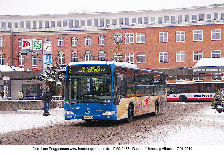 Ein PVG Bus am Bahnhof Hamburg-Altona als Linie 2 zum Schenelfelder Platz