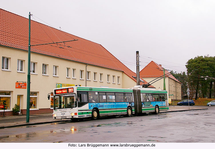 Innovative Elektromobilität in Eberswalde: Der Obus in Eberswalde an der Haltestelle Nordend