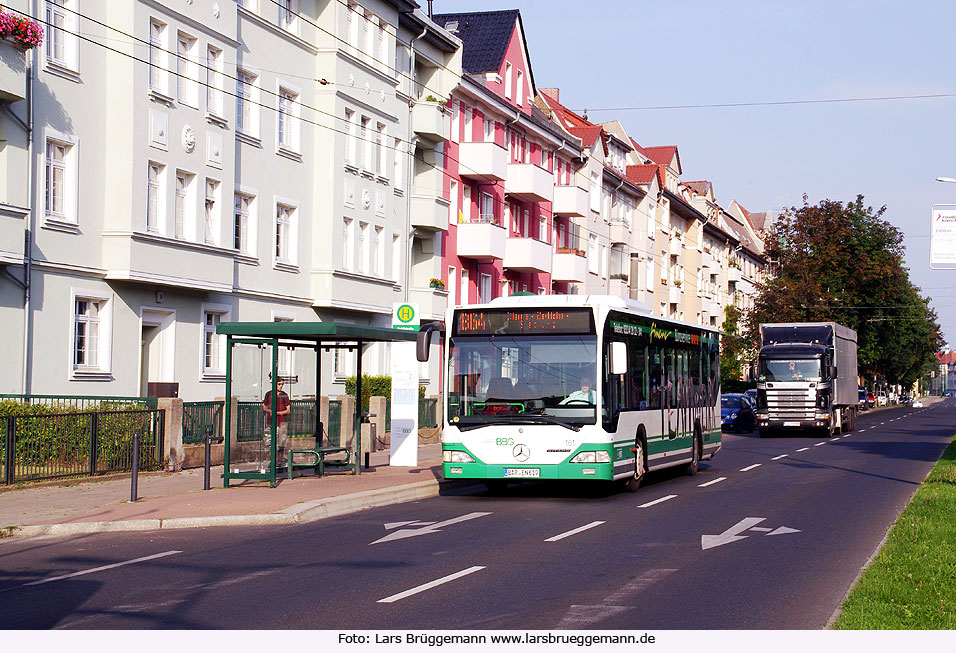 Ein Bus der Barnimer Busgesellschaft an der Haltestelle Boldtstraße in Eberswalde