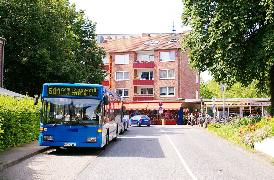 Ein PVG Bus am Bahnhof Elmshorn