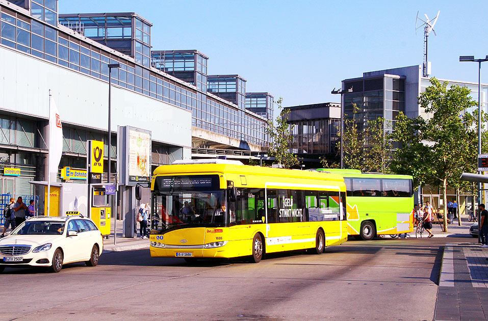 Mit Elektromobilität durch Berlin: Ein Elektrobus am Bahnhof Südkreuz