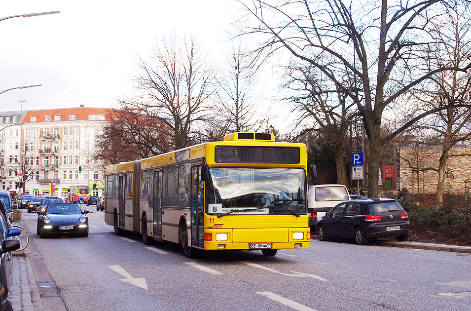 Ehemaliger RVB-Bus im SEV Dienst für die Hamburger S-Bahn am Bahnhof Sternschanze