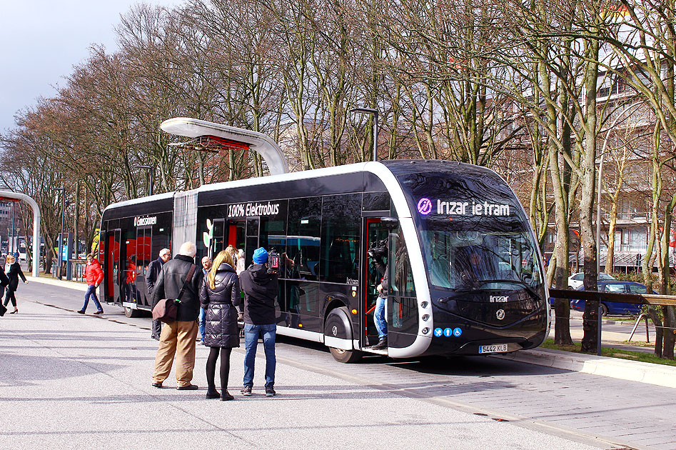 Der Irizar IE Tram Bus im Testeinsatz bei der Hamburger Hochbahn