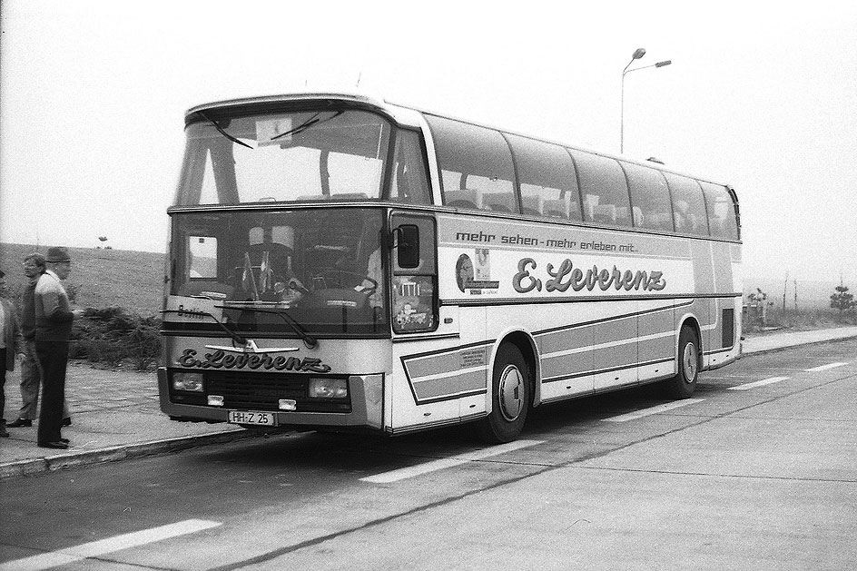 Ein Leverenz Bus auf der Transitfahrt durch die DDR nach Westberlin