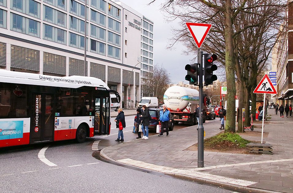 Die Angebotsoffensive und Busbeschleunigung in Hamburg funktionieren noch nicht ganz optimal