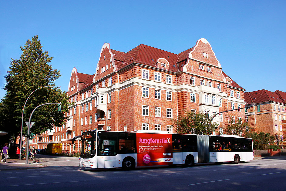 Ein VHH Bus an der Haltestelle Schützenstraße (Mitte) in Hamburg
