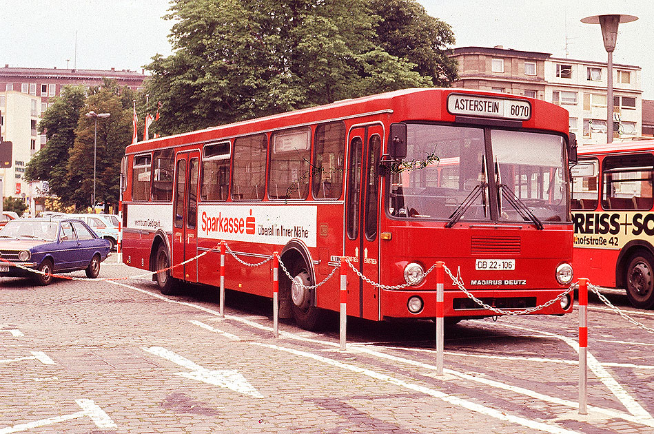 Ein Bahnbus von Magirus Deutz vor dem Hauptbahnhof in Koblenz