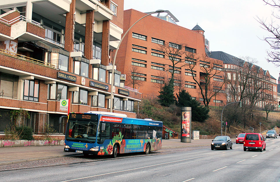 Die Bushaltestelle St. Pauli Hafenstraße in Hamburg
