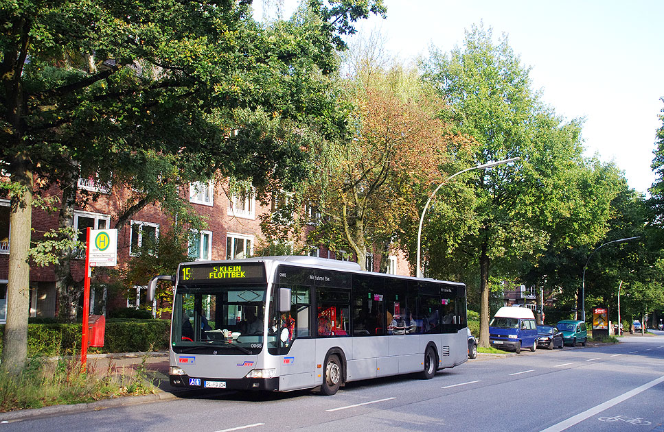 Haltestelle Hohenzollernring der Buslinie 15 / 115 in Hamburg