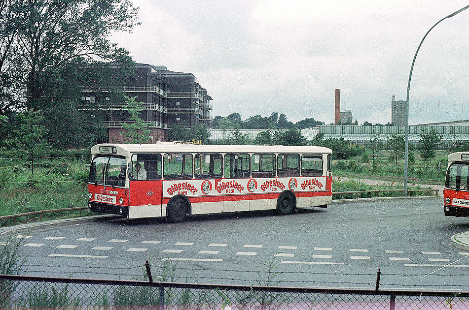 Ein PVG Bus am Bahnhof Klein Flottbek