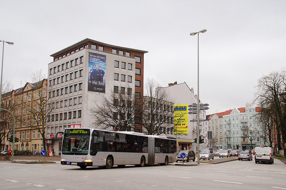 Die Bushaltestelle Bornkampsweg in Hamburg-Bahrenfeld