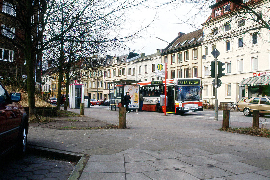 Der PVG Bus 532 an der Haltestelle Schützenstraßen (Süd) in Hamburg