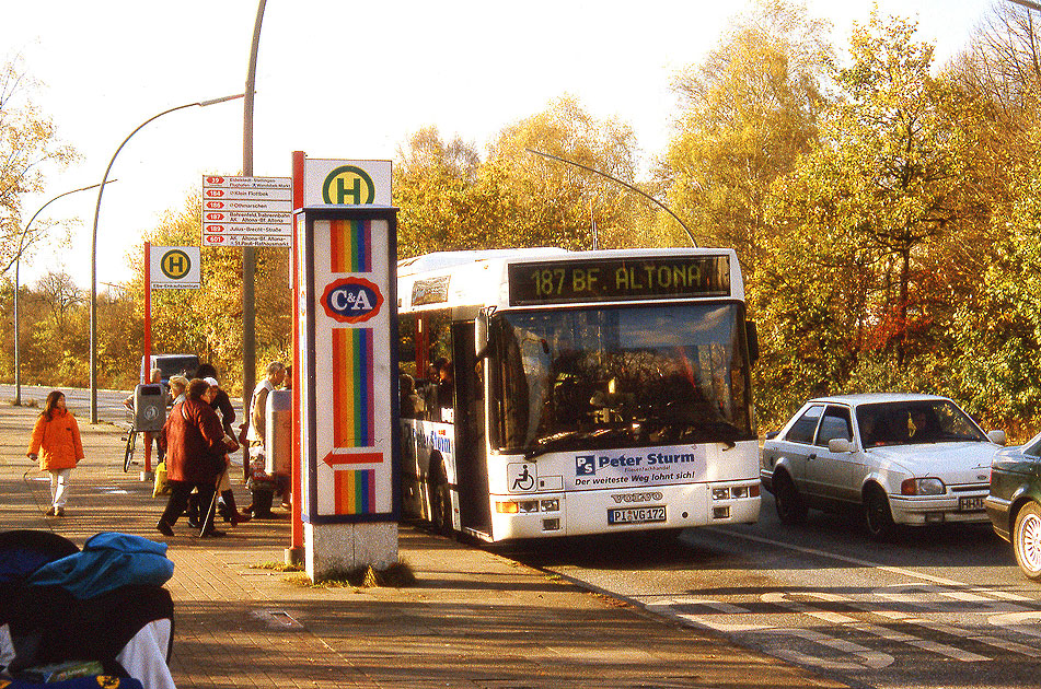 Ein Volvo Bus der PVG an der Haltestelle EEZ