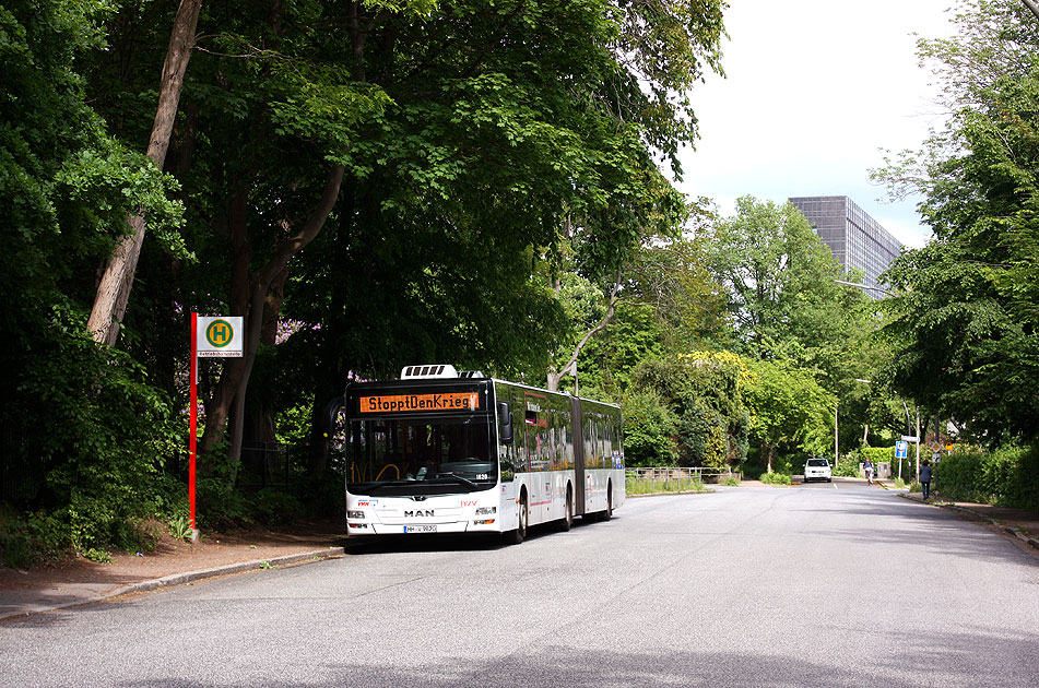Ein VHH Bus an der Haltestelle Agathe-Lasch-Weg