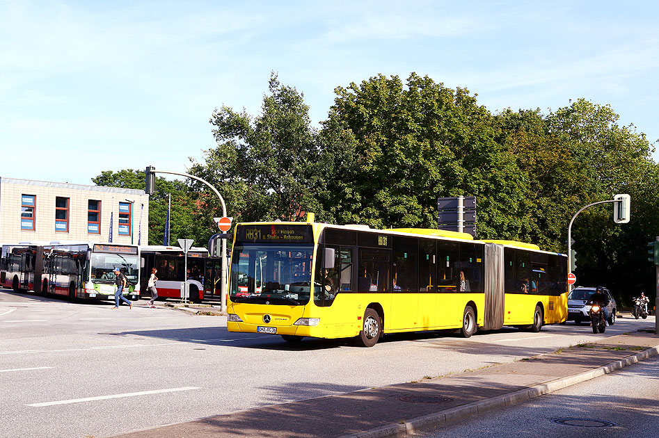 Ein ehemaliger EVAG Spurbus im SEV Einsatz in Hamburg
