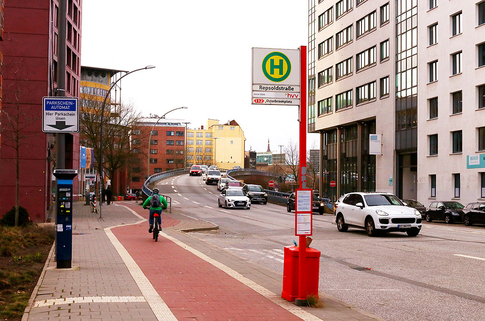 Die Bushaltestelle Repsoldstraße in Hamburg-Hammerbrook