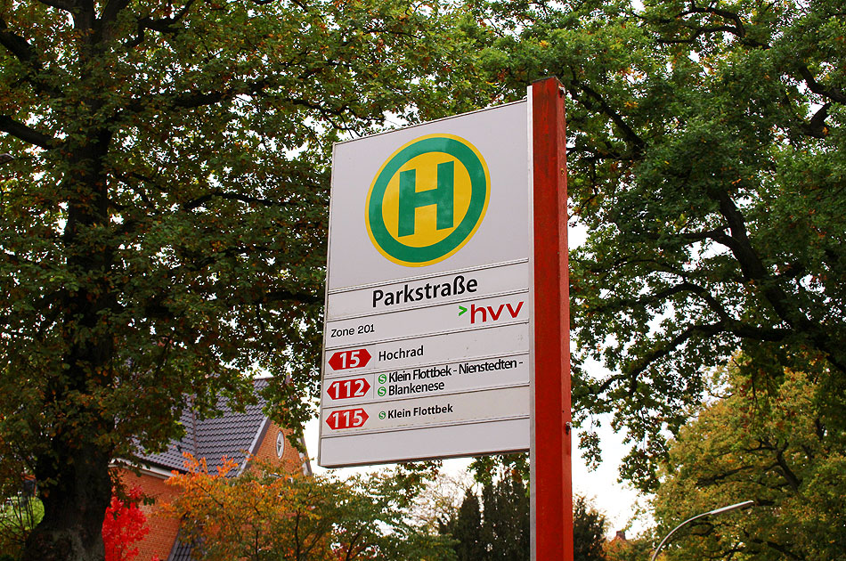 Die Bushaltestelle Parkstraße in den Hamburger Elbvororten