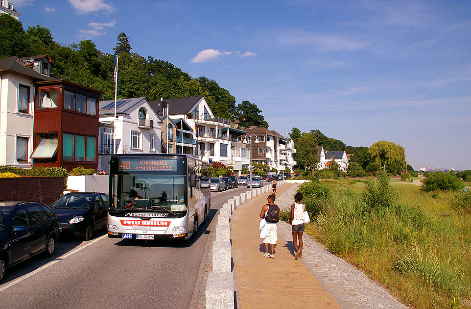 PVG Bergziege am Strandweg in Blankenese - Der besondere Bus in Blankenese