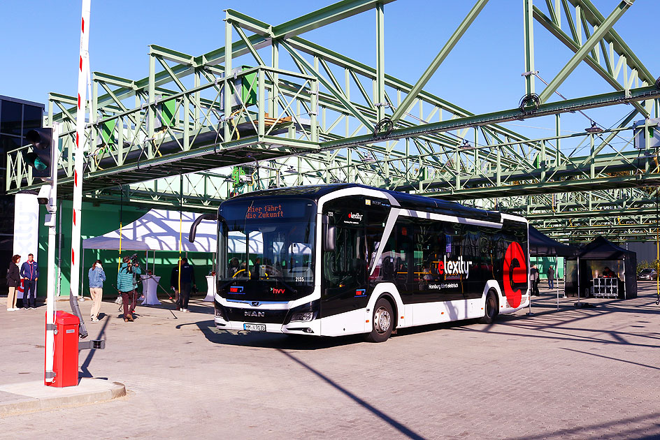 Ein VHH Elektrobus auf dem Busbetriebshof Schenefeld