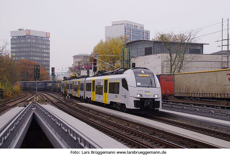 Transregio Desiro im Einsatz für den HKX - Bahnhof Hamburg Dammtor