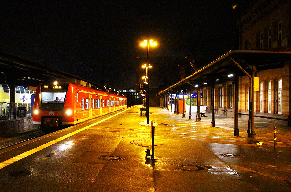 DB Baureihe 425 im Bahnhof Uelzen