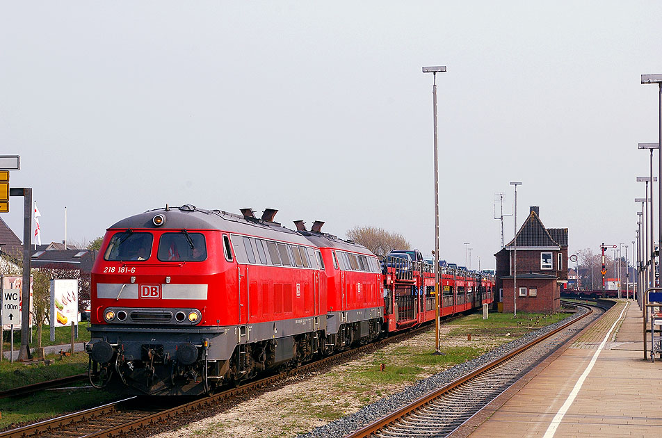 DB Autozug auf der Insel Sylt im Bahnhof Westerland