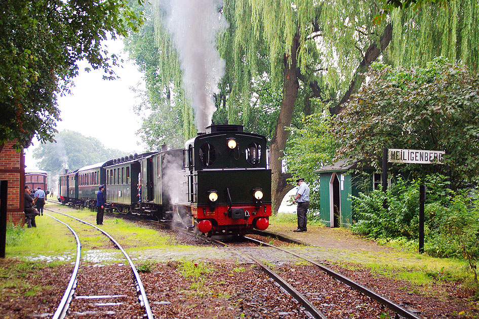 Die DEV Lok Spreewald im Bahnhof Heiligenberg der Museumsbahn von Bruchhausen-Vilsen nach Asendorf