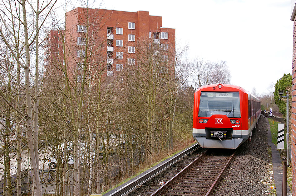 Hamburger S-Bahn - Baureihe 474 - Bahnhof Iserbrook - Strecke nach Wedel
