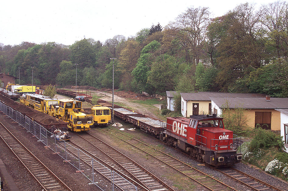 Die OHE Lok 150004 im Güterbahnhof Hamburg-Blankenese im Bauzugeinsatz
