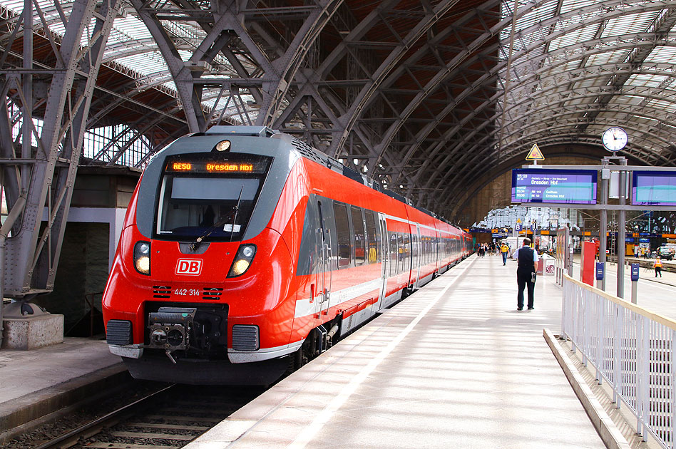Ein Saxonia Express nach Dresden Hbf in Leipzig Hbf