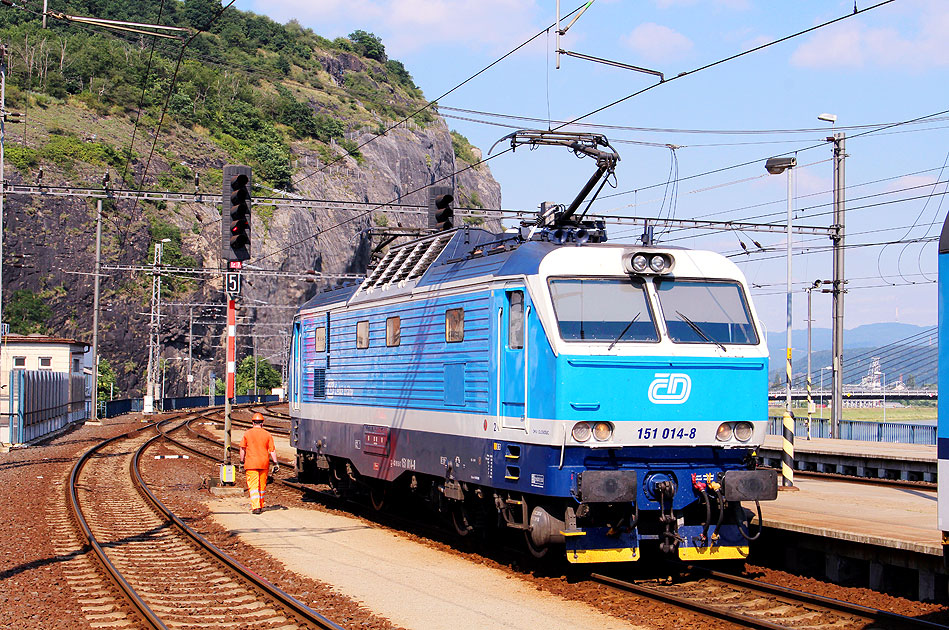 Die CD Lok Baureihe 151 im Bahnhof Usti nad Labem vormals Aussig