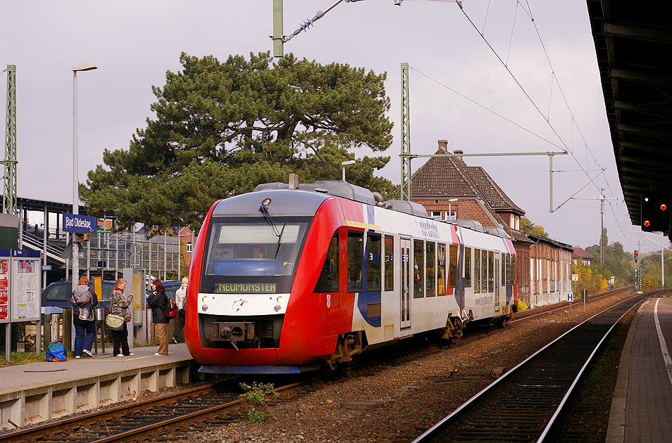 Ein Nordbahn Triebwagen im Bahnhof Bad Oldesloe