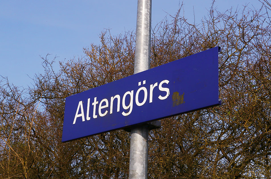 Bahnhofsschild Altengörs