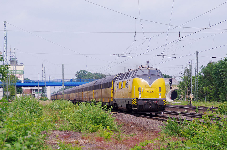 DB Baureihe 221 in Tostedt