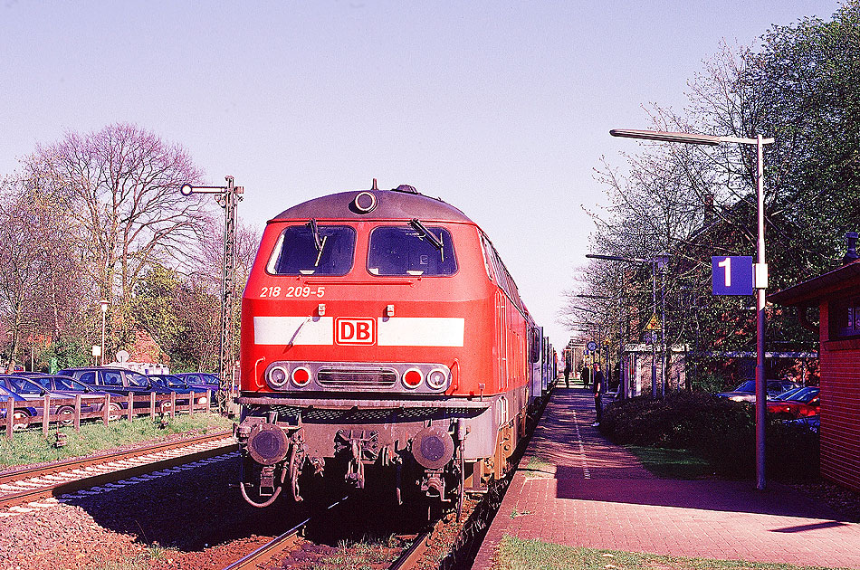 DB Baureihe 218 im Bahnhof Himmelpforten
