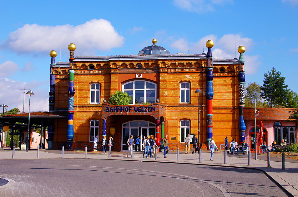 Das Empfangsgebäude vom Bahnhof Uelzen