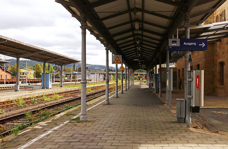 Der Hausbahnsteig vom Bahnhof Neuenmarkt-Wirsberg