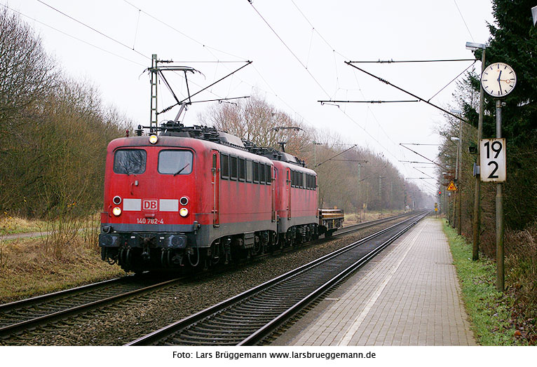 DB Baureihe 140 im Haltepunkt Prisdorf