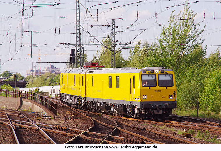 Die DB Baureihe 720 - Der 720 301 im Bahnhof Hamburg-Altona