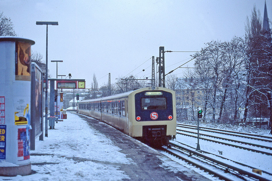 Ein 472 im Bahnhof Hamburg Holstenstraße